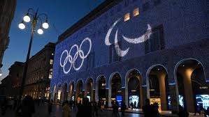 两队互有攻守，格里兹曼造成领先，社会快速反击扳平，比赛节奏感十足。对马竞来说，这场平局虽不是完胜，却也显示稳定性；对皇社会长，抢分意义重大。